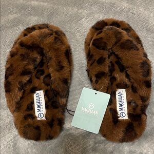 Magellan Outdoors Brown Leopard Print Women's Slippers